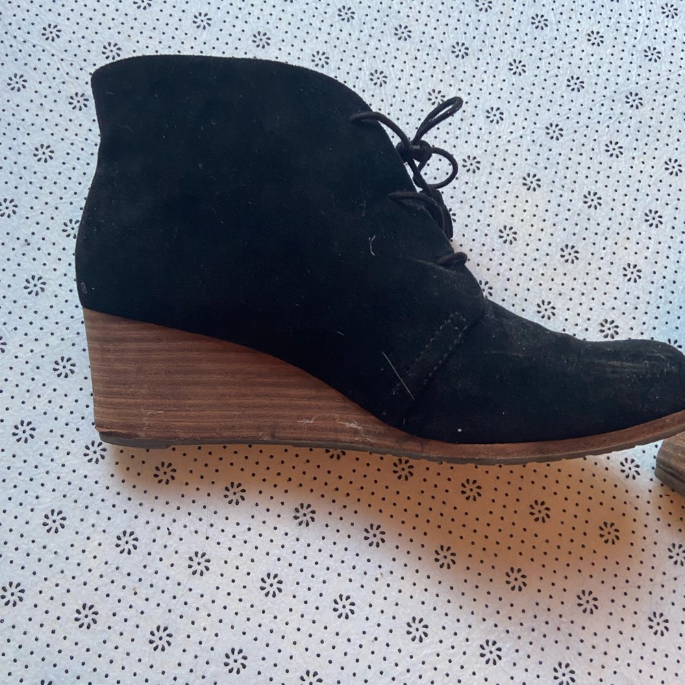 Dr. Scholl’s black suede wedge ankle boots size 11. women’s Dakota wedge boot